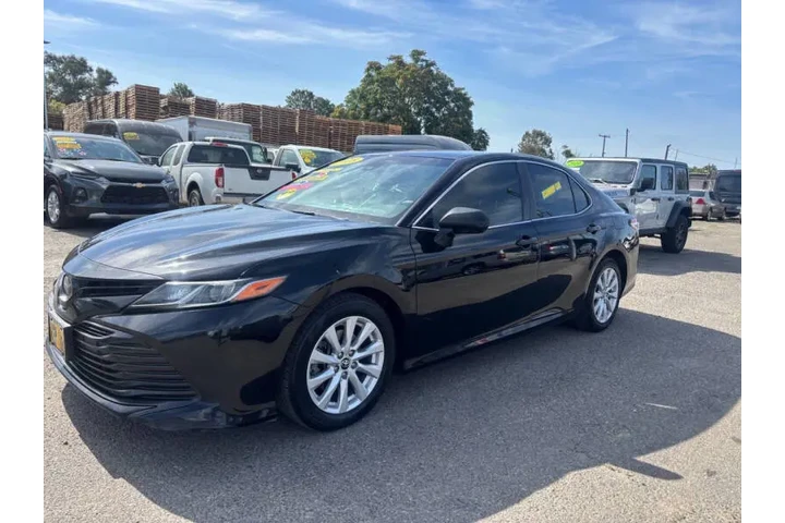 $13999 : 2018 Camry LE image 4