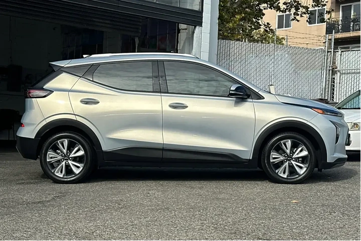 $21900 : Chevrolet Bolt EUV 2023 LT 4 image 3