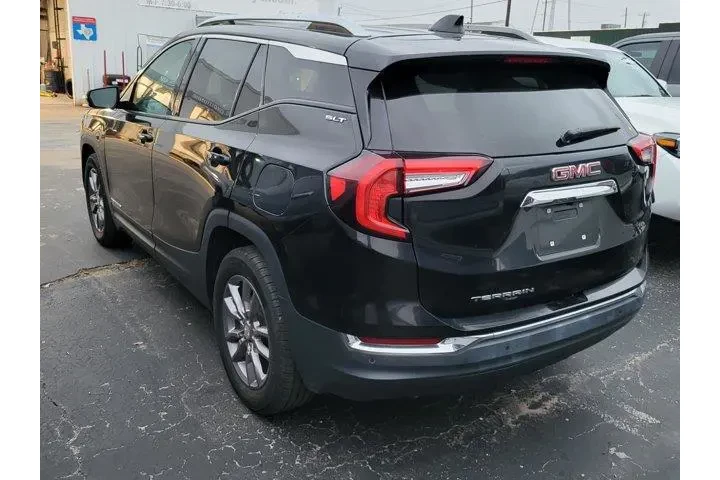 GMC Terrain 2023 SLT 4dr SUV image 5
