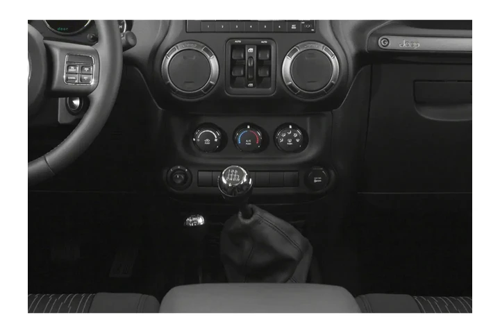 2015 Wrangler Unlimited Sport image 9