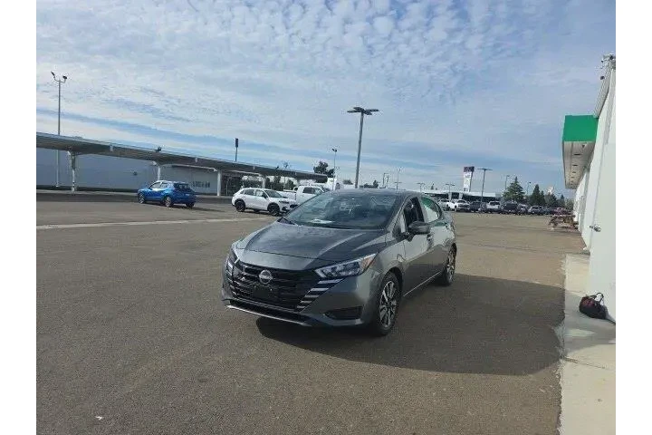 $17500 : Nissan Versa 2025 SV 4dr Sed image 3