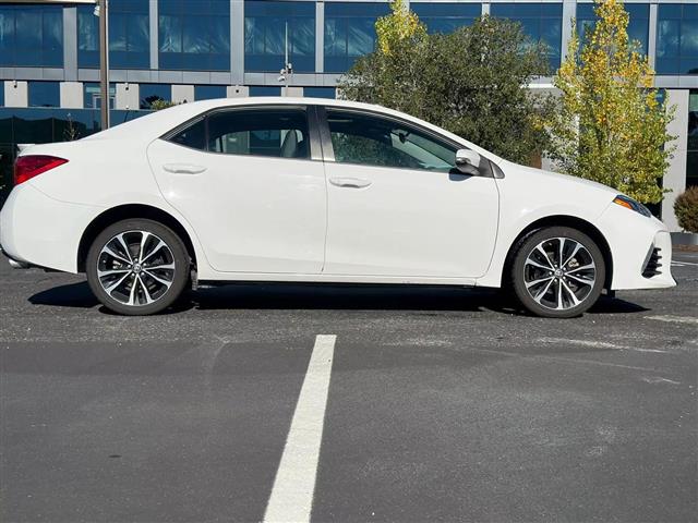 2017 TOYOTA COROLLA XSE SEDAN image 8