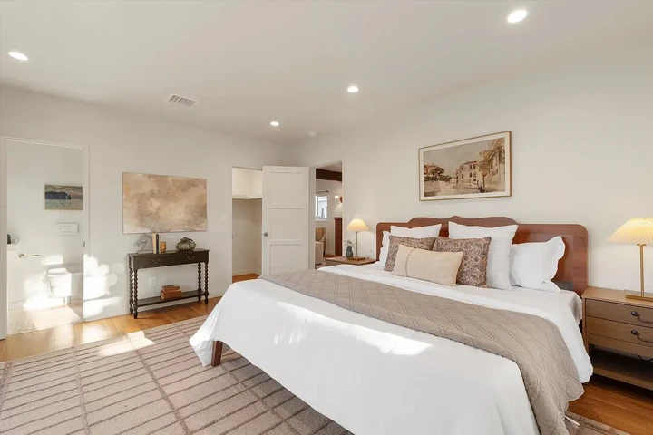 $2000 : HOUSE FOR RENT image 7