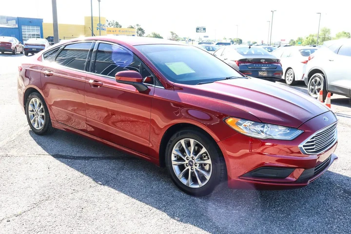 $9548 : 2017 Fusion SE FWD image 3