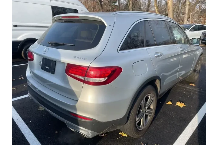 $10499 : Mercedes-Benz GLC 2016 AWD G image 3