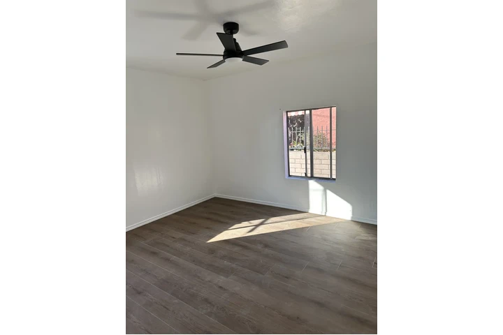 $2500 : RENTO APT EN HUNTINTONG PARK image 3