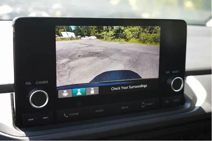 $23865 : Honda Accord 2023 LX 4dr Sed image 4