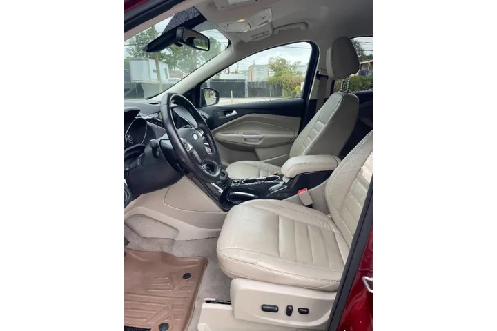 $5500 : 2016 Escape Titanium image 10
