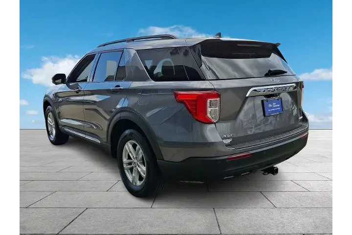 $29997 : Ford Explorer 2023 AWD XLT 4 image 4