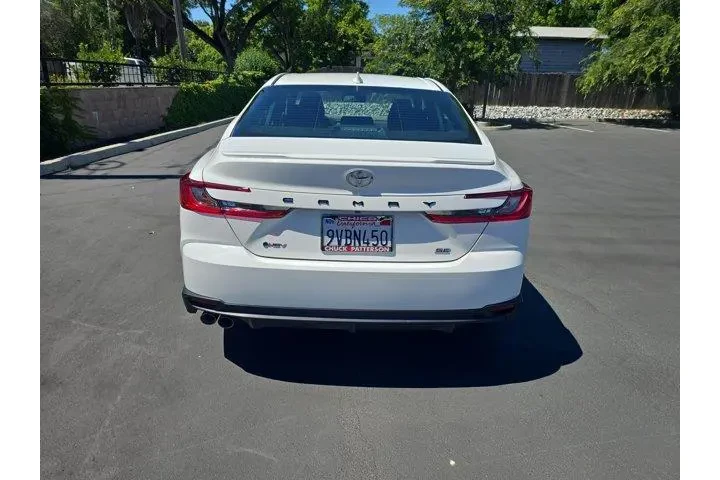 $30495 : Toyota Camry 2026 SE 4dr Sed image 4