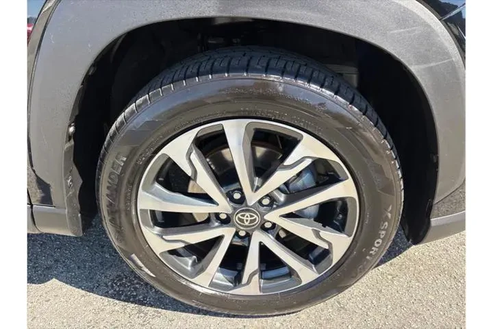 $29388 : Toyota Corolla Cross 2025 XL image 8
