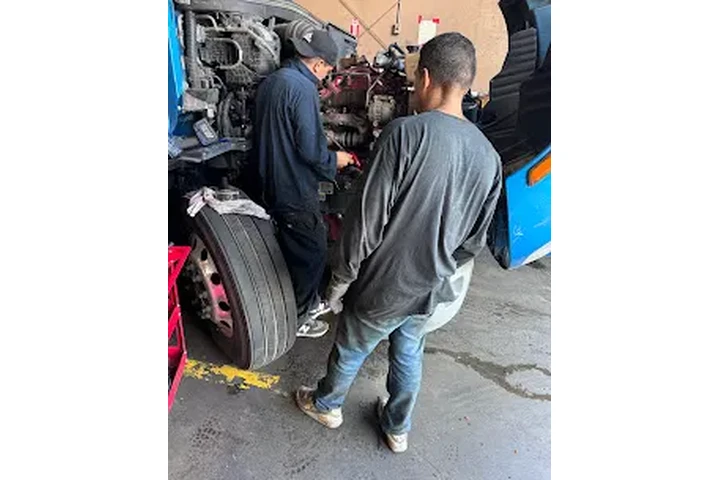 Truck and Trailer Repair Shop image 3