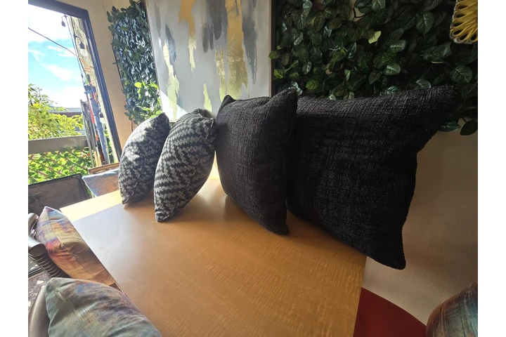 $80 : ALMOHADAS DECORATIVAS image 3