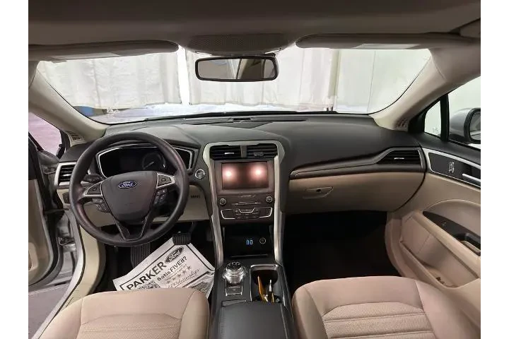 $15285 : Ford Fusion Hybrid 2019 SE 4 image 10