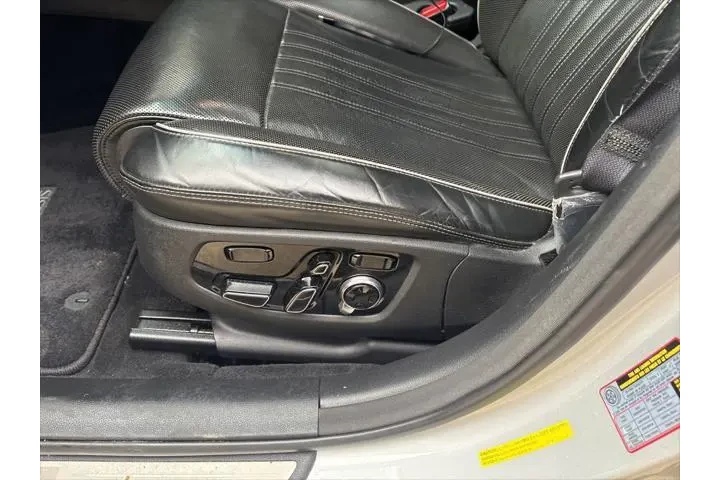 $22744 : Genesis G90 2018 3.3T Premiu image 7