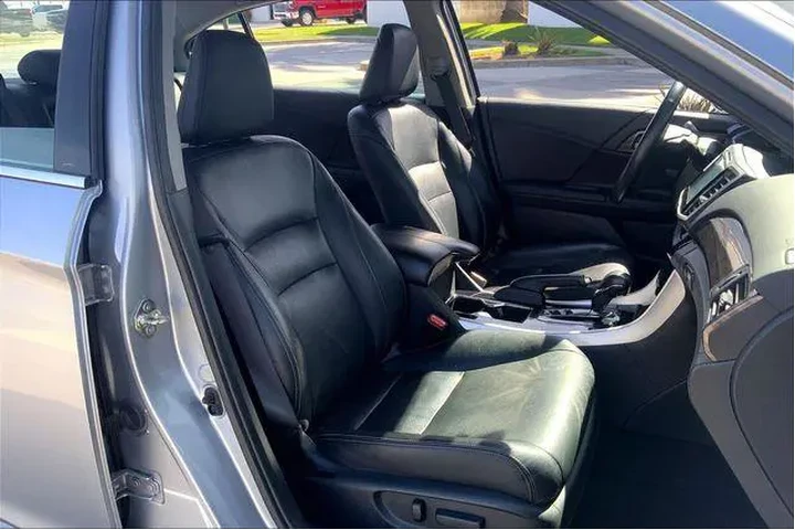 $19985 : Honda Accord 2017 Touring 4d image 7