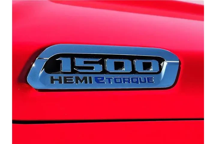 $39995 : Ram 1500 2024 4x2 Laramie 4d image 8