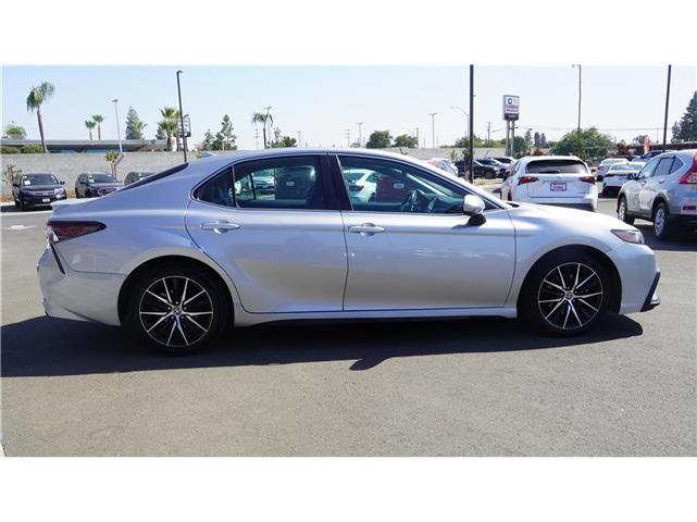 $23600 : 2021 Camry SE Sedan 4D image 5