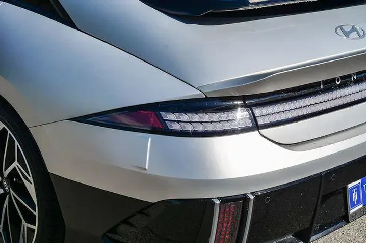 $26000 : Hyundai IONIQ 6 2023 AWD SEL image 8