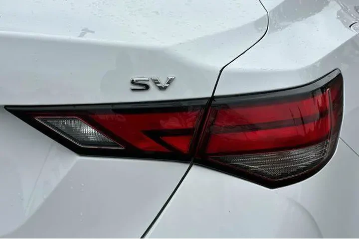 $15224 : Nissan Sentra 2021 SV 4dr Se image 9