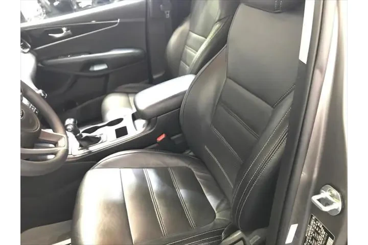 $14689 : Kia Sorento 2017 AWD LX V6 4 image 6