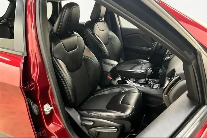 $19000 : Jeep Cherokee 2021 4x4 Latit image 7