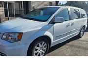 $6700 : 2016 town and country chysler thumbnail