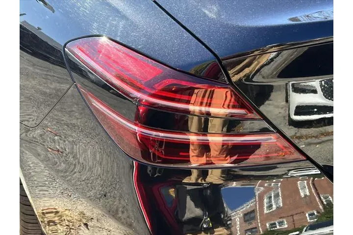 $30495 : Genesis G70 2022 AWD 2.0T 4d image 10