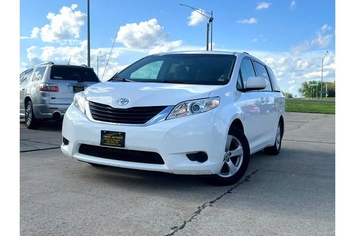 $7999 : 2013 Sienna LE FWD 8-Passenge image 3