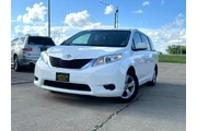 $7999 : 2013 Sienna LE FWD 8-Passenge thumbnail