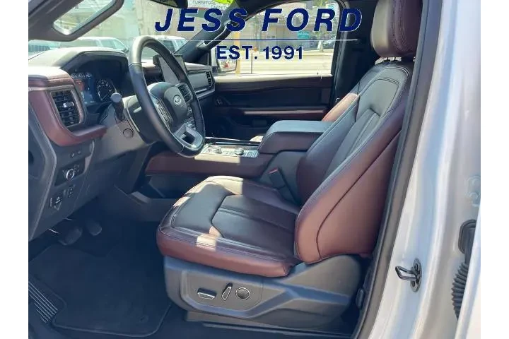 $66743 : Ford Expedition MAX 2024 4x4 image 10
