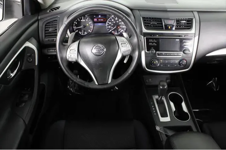 $9732 : Nissan Altima 2017 2.5 SR 4d image 6