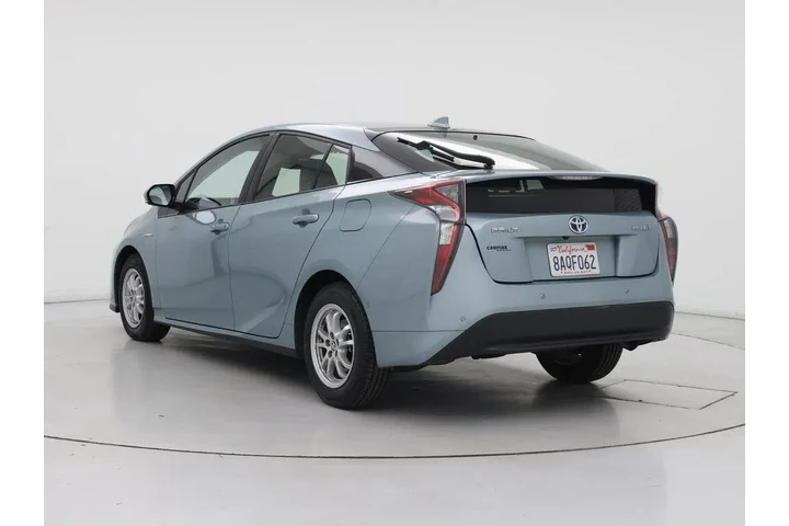 $22998 : Toyota Prius 2017 Four 4dr H image 2