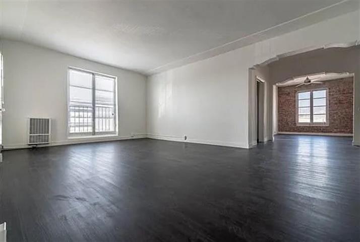 $1500 : Gorgeous 1 bed 1 Bath image 2