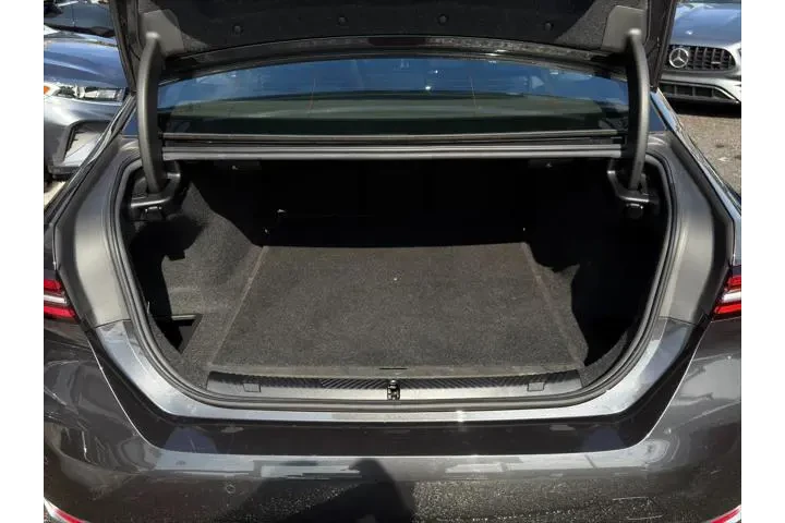 $35490 : BMW 5 Series 2024 AWD 530i x image 8