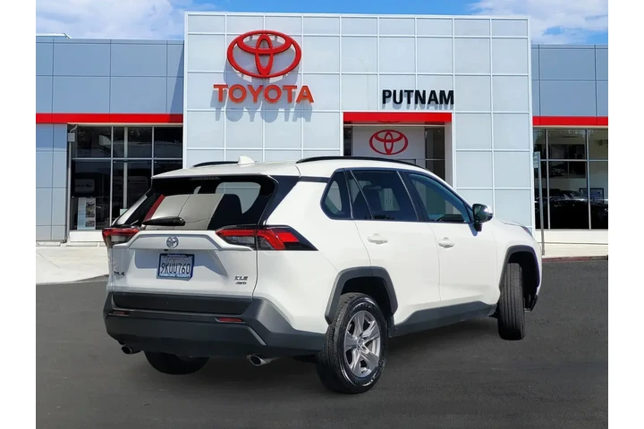 $27888 : Toyota RAV4 2024 AWD XLE 4dr image 4