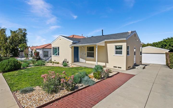 $2399 : Beautiful 3 bedroom home in LA image 1