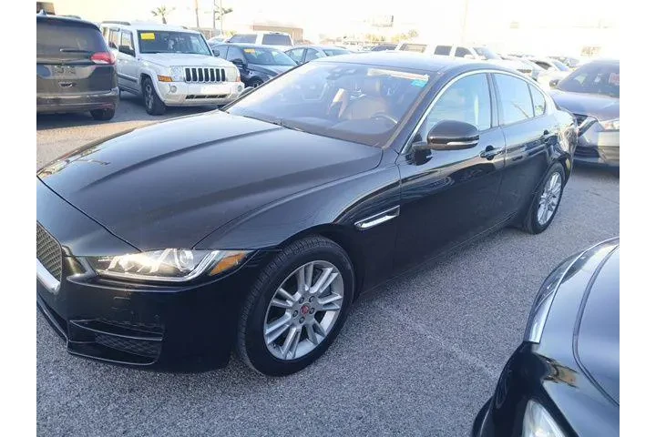 $13777 : Jaguar XE 2017 25t Premium 4 image 1