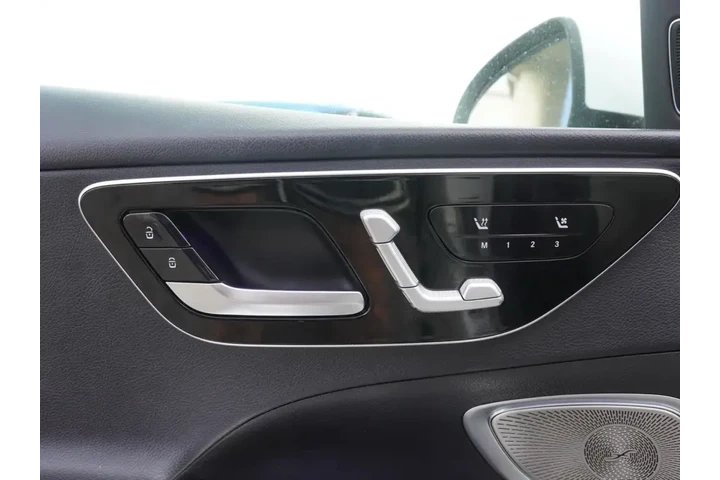 $33300 : Mercedes-Benz C-Class 2023 C image 8