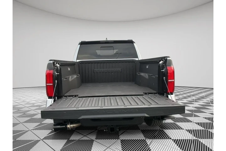$45000 : Gold Certified2025 Tacoma Lim image 10