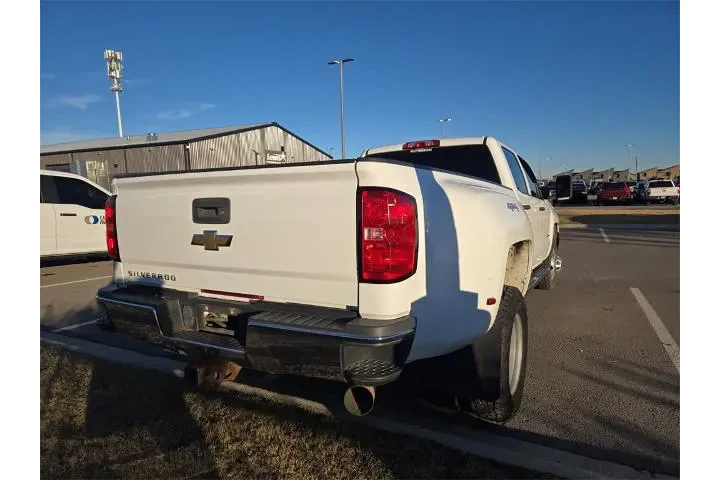 $32000 : Chevrolet Silverado 3500HD 2 image 3