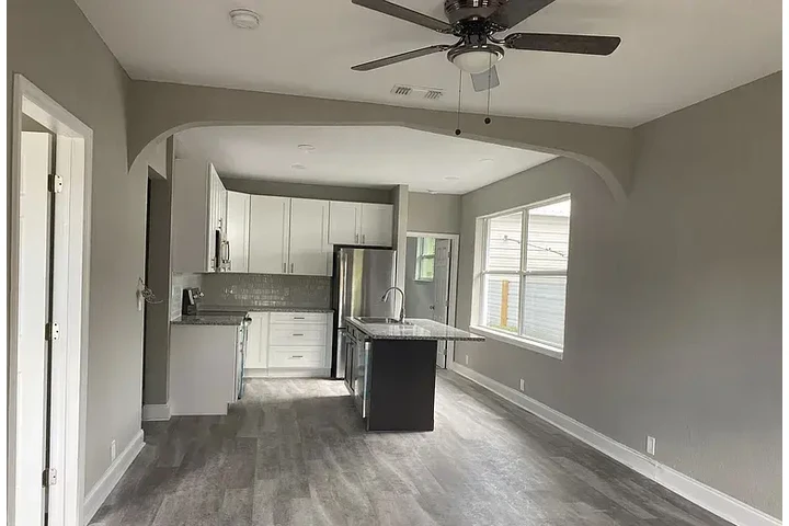 $1500 : HOUSE AVAILABLE IN TAMPA FL image 9