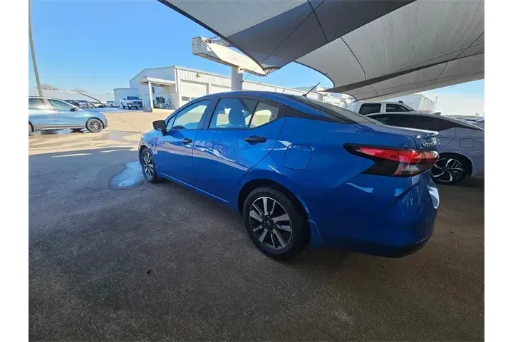 $16987 : Nissan Versa 2024 S 4dr Seda image 3