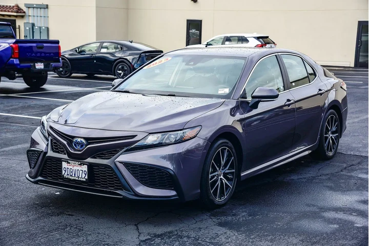 $28945 : Toyota Camry Hybrid 2023 SE image 3