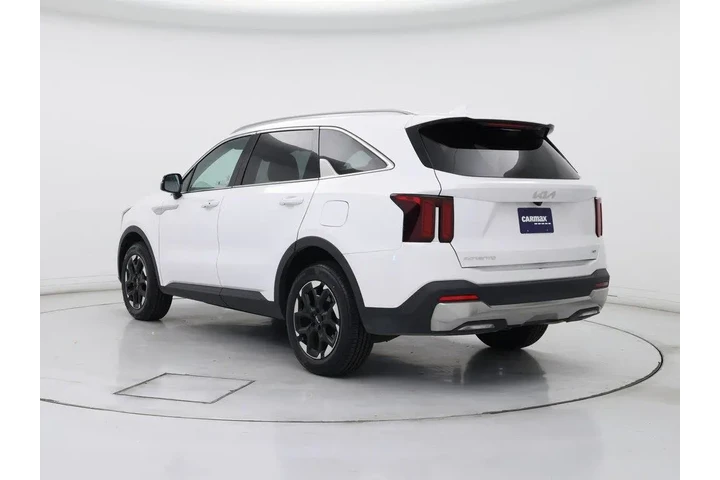 $26998 : Kia Sorento 2024 AWD S 4dr S image 2