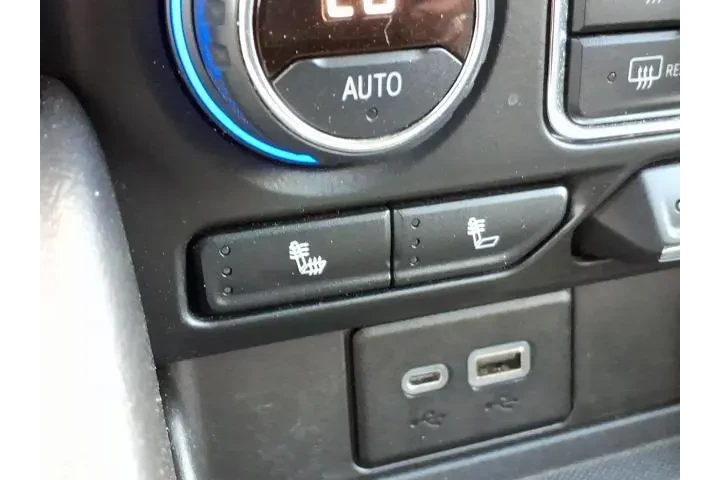 $39988 : Chevrolet Tahoe 2021 4x4 Z71 image 8