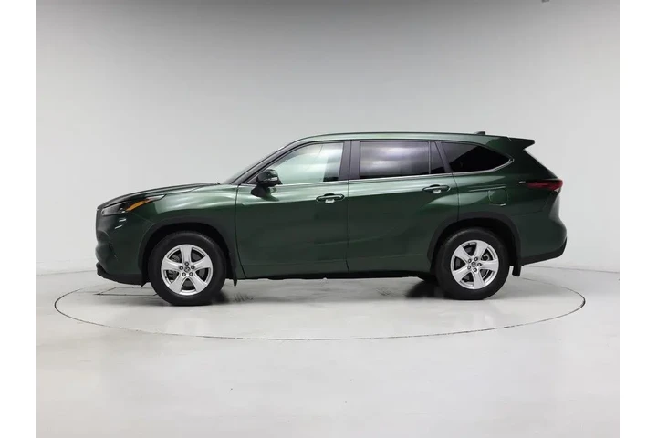 $39998 : Toyota Highlander 2025 LE 4d image 3