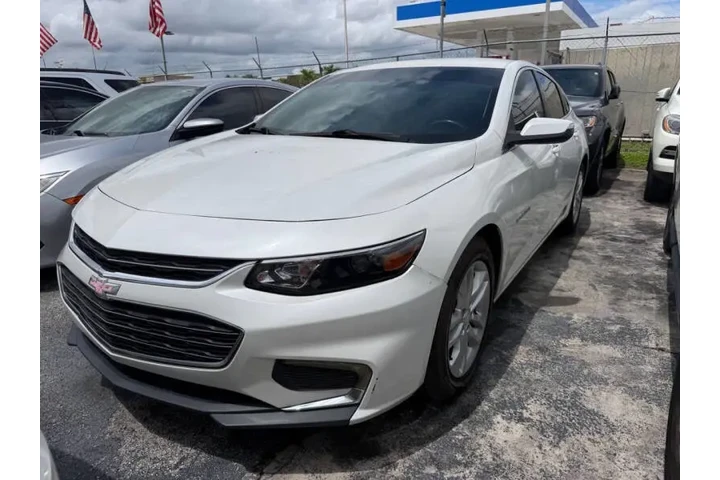 $5900 : 2017 Malibu LT image 3