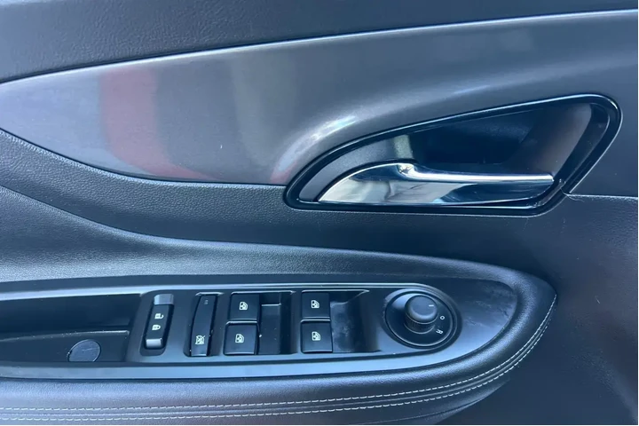 Buick Encore 2018 Preferred image 10