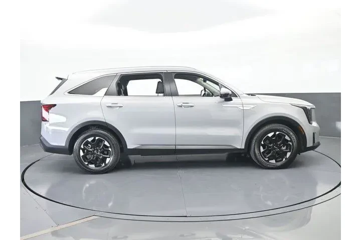 $29995 : Kia Sorento 2025 S 4dr SUV image 7